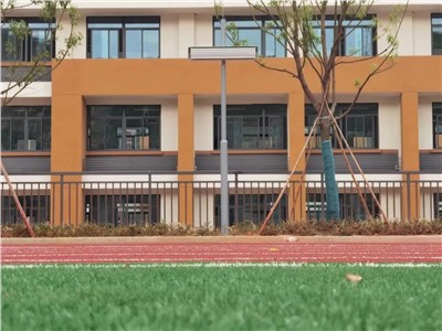 太阳GG“静音操场”场景纷纷落地，，，，，，让操场广播声音不再扰民！